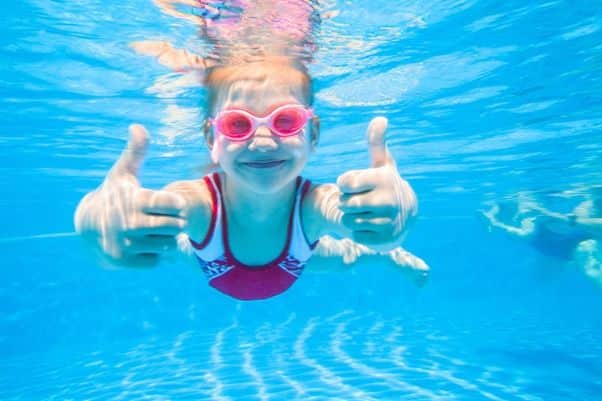 Piscina con cemento pulido