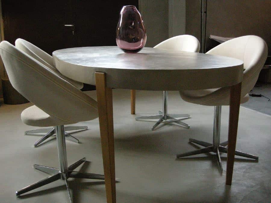 Microcemento colores beige en mesa