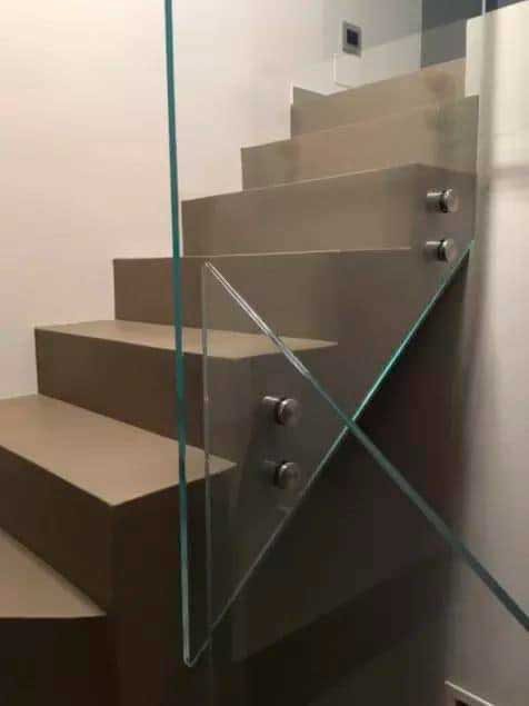 Microcemento Escaleras marrones Madrid