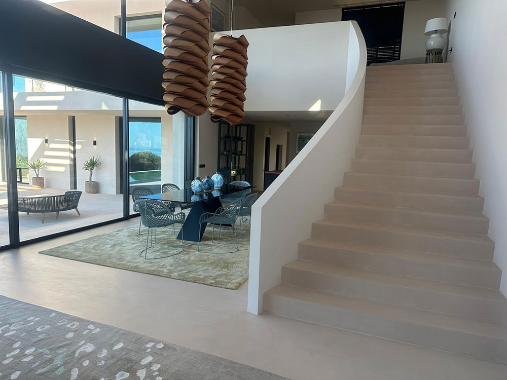 Microcemento en interiores en Girona